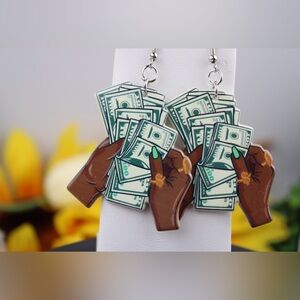 Women’s fashion dangle earrings